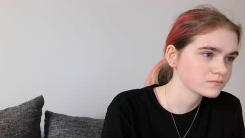 sofia bloomm online show from June 18, 2026, 8:36 am