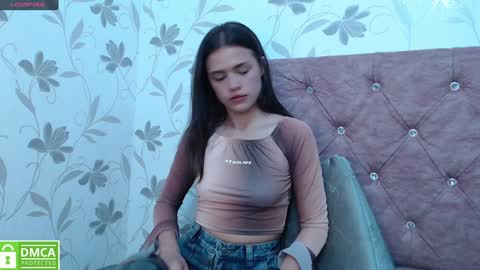 Snapshot of sofia_claark chatting on January 13, 2025, 6:38 pm Sofi online show from January 13, 2025, 6:38 pm