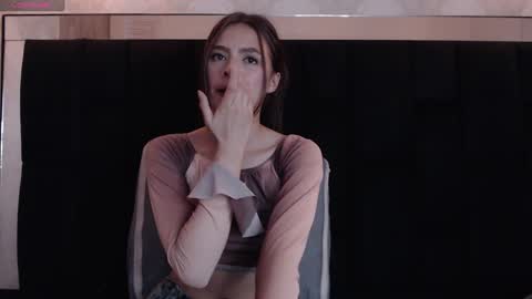 Snapshot of sofia_claark chatting on January 17, 2025, 3:43 pm Sofi online show from January 17, 2025, 3:43 pm