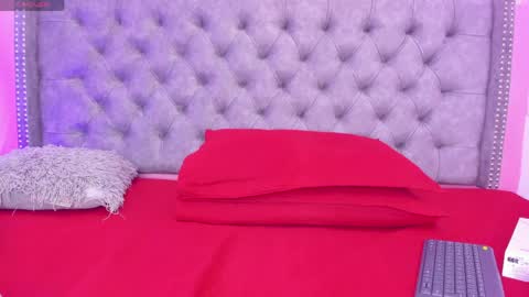 Snapshot of sofia_girl_ chatting on April 12, 2026, 7:35 am SOFIA online show from April 12, 2026, 7:35 am