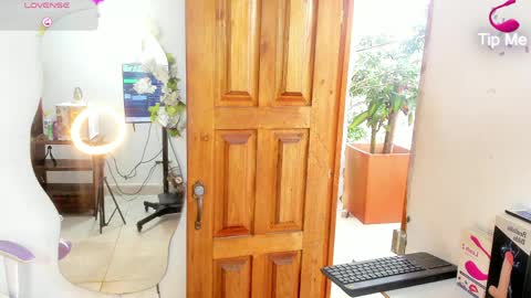 Snapshot of sofia_gold_ chatting on April 8, 2026, 3:45 pm sofia online show from April 8, 2026, 3:45 pm