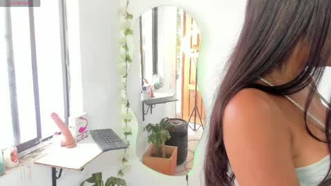 Snapshot of sofia_gold_ chatting on May 27, 2026, 2:03 pm sofia online show from May 27, 2026, 2:03 pm