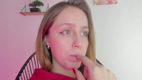 Snapshot of sofia_palacios_ chatting on December 17, 2024, 5:51 am online show from December 17, 2024, 5:51 am