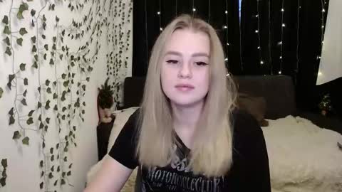 Snapshot of sofia_rosemary chatting on December 28, 2024, 12:24 pm sofia_rosemary online show from December 28, 2024, 12:24 pm