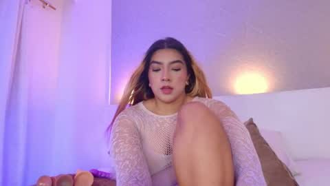 Sofa online show from June 2, 2026, 8:33 pm