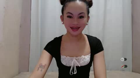 sofia_sweetheart18 online show from May 13, 2026, 12:41 am