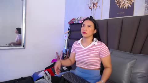 Snapshot of sofia_velez5 chatting on May 19, 2026, 11:16 am online show from May 19, 2026, 11:16 am