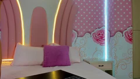 sofiaabigboobs online show from November 19, 2025, 11:54 am