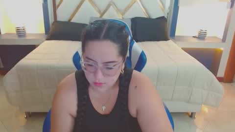 Snapshot of sofiadavis_23 chatting on November 24, 2025, 1:33 pm SOFIA online show from November 24, 2025, 1:33 pm