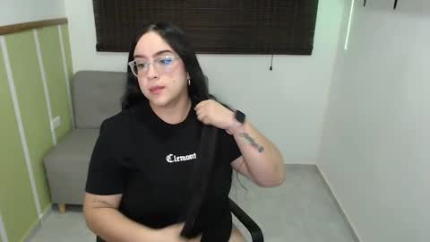 Snapshot of sofiadavis_23 chatting on November 25, 2025, 1:22 pm SOFIA online show from November 25, 2025, 1:22 pm