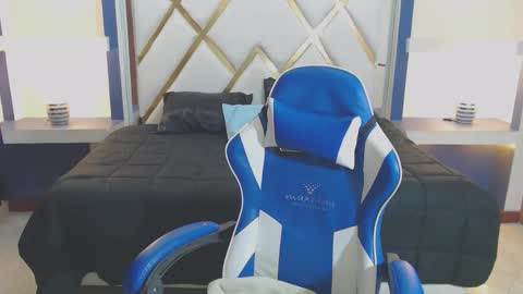 Snapshot of sofiadavis_23 chatting on December 5, 2025, 1:31 pm SOFIA online show from December 5, 2025, 1:31 pm