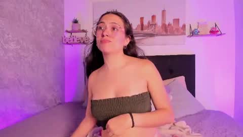 sofialujan_ online show from June 19, 2026, 12:04 am