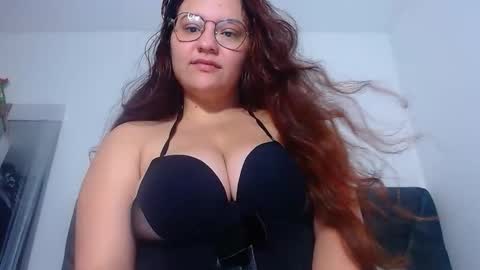 Snapshot of sofiamooon_ chatting on February 24, 2026, 3:37 am sofiamooon_ online show from February 24, 2026, 3:37 am