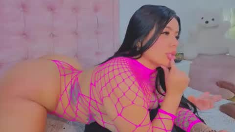 sofianixonn online show from June 18, 2026, 1:48 pm