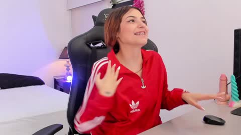 Sofia  Help me reach 5K followers  online show from January 27, 2025, 3:39 pm