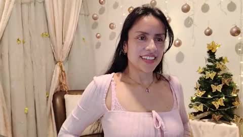 Sofi Bella online show from December 22, 2025, 6:27 pm
