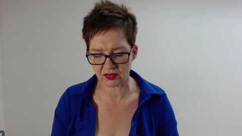 Snapshot of sofie_velvet chatting on February 12, 2026, 3:18 pm Sofie Velvet online show from February 12, 2026, 3:18 pm