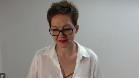 Snapshot of sofie_velvet chatting on March 18, 2026, 3:59 pm Sofie Velvet online show from March 18, 2026, 3:59 pm
