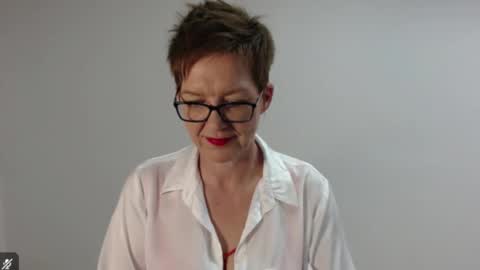 Snapshot of sofie_velvet chatting on April 1, 2026, 2:58 pm Sofie Velvet online show from April 1, 2026, 2:58 pm