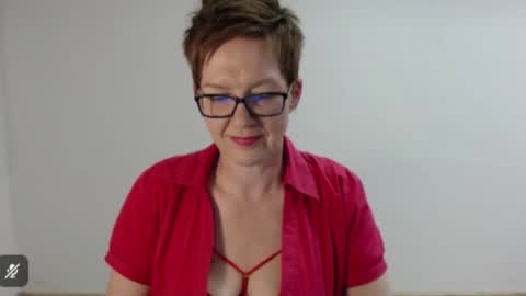 Snapshot of sofie_velvet chatting on April 9, 2026, 3:17 pm Sofie Velvet online show from April 9, 2026, 3:17 pm