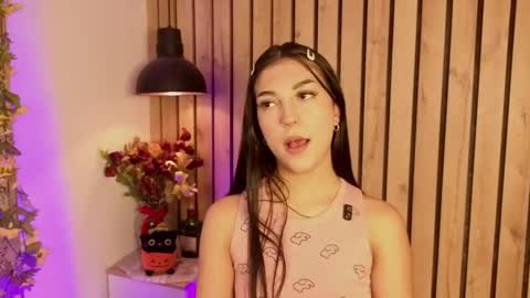 Snapshot of sofiesoft chatting on October 24, 2025, 1:51 pm Sofie online show from October 24, 2025, 1:51 pm