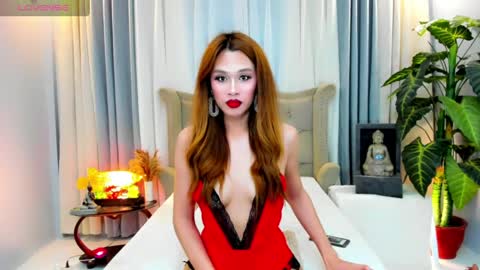 Snapshot of sofiesticatedasiancummer chatting on May 11, 2026, 6:05 pm Sofie online show from May 11, 2026, 6:05 pm