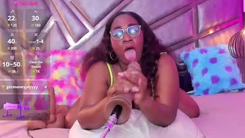 KELLY-HILL online show from February 18, 2025, 12:39 pm