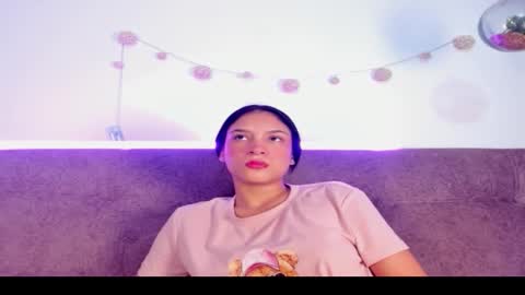 SofiLuxurya online show from December 22, 2025, 12:57 pm