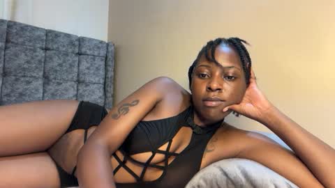 soft_nicole online show from May 22, 2026, 8:36 pm