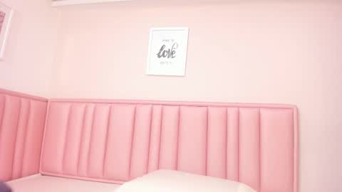 Snapshot of soft_rose_ chatting on December 14, 2025, 11:37 am Rose online show from December 14, 2025, 11:37 am