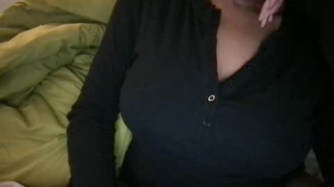 Snapshot of softberrry chatting on December 15, 2025, 2:10 pm Jade online show from December 15, 2025, 2:10 pm