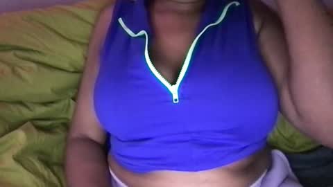 Snapshot of softberrry chatting on December 19, 2025, 4:08 am Jade online show from December 19, 2025, 4:08 am