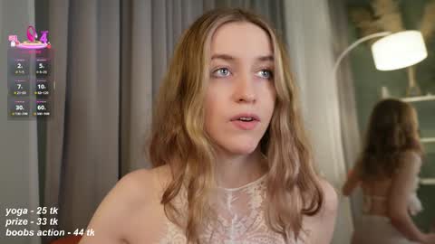 softdreamer_ online show from November 17, 2025, 2:34 pm