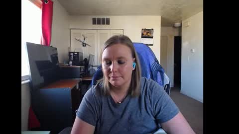 Snapshot of softerpeaches chatting on November 11, 2025, 8:20 pm Rose online show from November 11, 2025, 8:20 pm