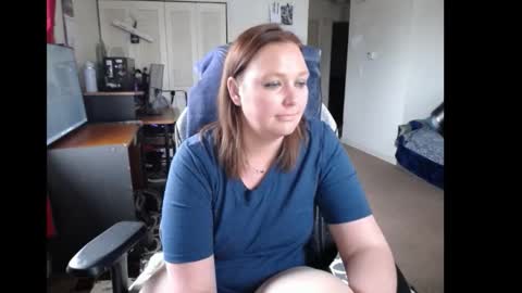 Snapshot of softerpeaches chatting on March 2, 2026, 8:48 pm Rose online show from March 2, 2026, 8:48 pm