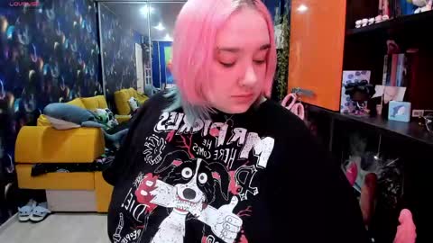 Snapshot of softie_sofy chatting on April 18, 2026, 2:15 am Sofie online show from April 18, 2026, 2:15 am