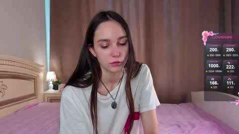 Snapshot of softiedream chatting on October 18, 2025, 7:31 am Elly online show from October 18, 2025, 7:31 am