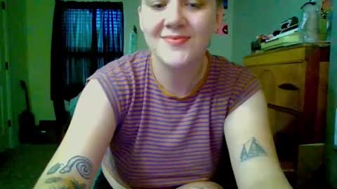 Snapshot of softtboyfriend chatting on September 8, 2025, 9:25 pm Day online show from September 8, 2025, 9:25 pm