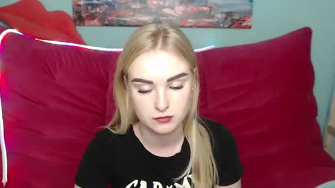 Snapshot of sofysoft chatting on November 1, 2025, 5:48 pm sofysoft online show from November 1, 2025, 5:48 pm