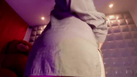 Snapshot of sol_angel_7 chatting on April 10, 2026, 2:00 pm SOL ANGEL online show from April 10, 2026, 2:00 pm
