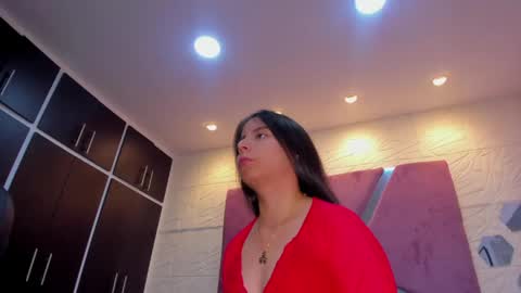Snapshot of sol_angel_7 chatting on May 4, 2026, 4:25 pm SOL ANGEL online show from May 4, 2026, 4:25 pm