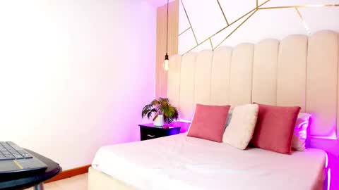 Snapshot of sol_midelton chatting on March 9, 2026, 4:00 pm sol_midelton online show from March 9, 2026, 4:00 pm