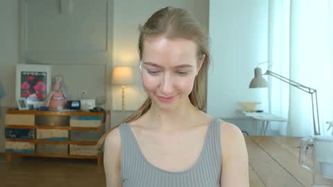 Snapshot of solar_bella chatting on January 29, 2025, 12:56 pm Bella online show from January 29, 2025, 12:56 pm