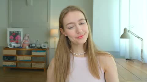 Snapshot of solar_bella chatting on February 8, 2025, 11:01 am Bella online show from February 8, 2025, 11:01 am