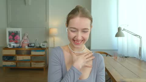 Snapshot of solar_bella chatting on February 9, 2025, 11:04 am Bella online show from February 9, 2025, 11:04 am