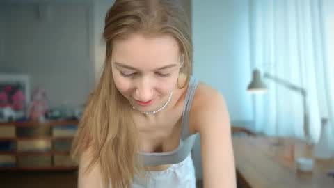 Snapshot of solar_bella chatting on February 23, 2025, 9:55 am Bella online show from February 23, 2025, 9:55 am