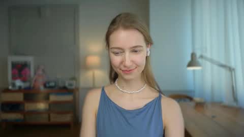 Snapshot of solar_bella chatting on February 25, 2025, 2:11 pm Bella online show from February 25, 2025, 2:11 pm