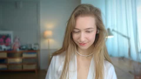 Snapshot of solar_bella chatting on February 27, 2025, 10:37 am Bella online show from February 27, 2025, 10:37 am