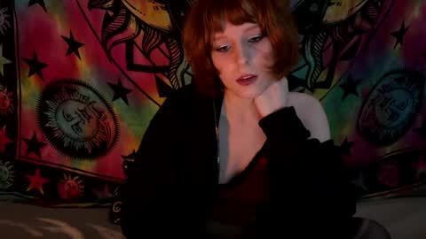Snapshot of solarya_red chatting on May 25, 2026, 7:31 pm Annie online show from May 25, 2026, 7:31 pm