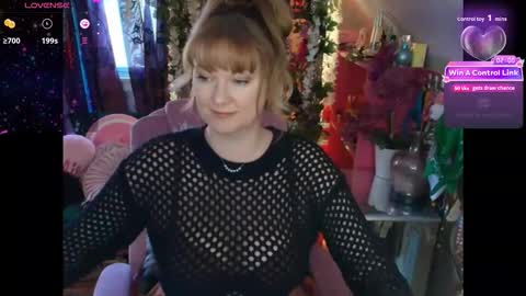 Snapshot of solesticia chatting on March 9, 2026, 7:29 pm solesticia online show from March 9, 2026, 7:29 pm